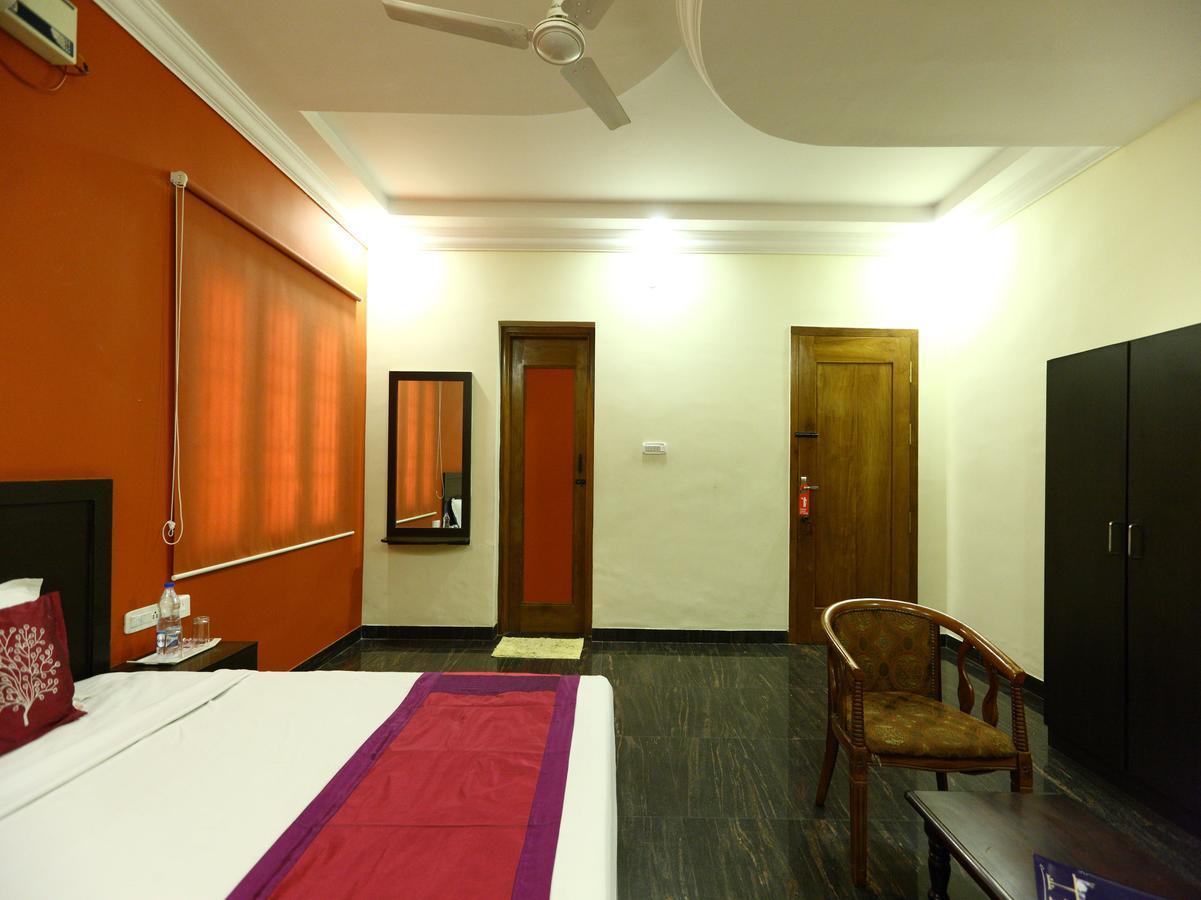 Oyo 7355 Covinille Bed & Breakfast Madurai Exterior photo